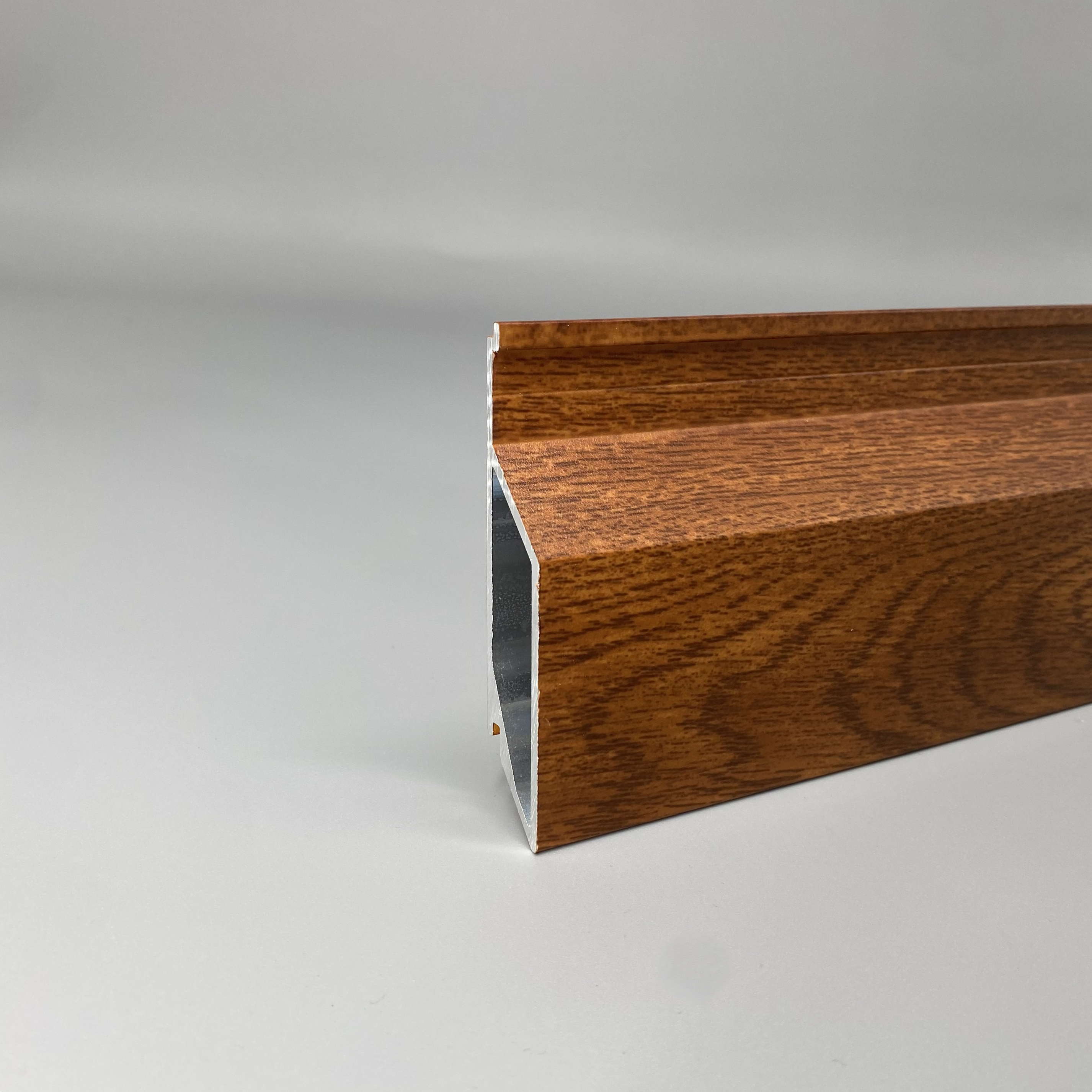 Rhombusprofil geschlossen mit Montagesteg